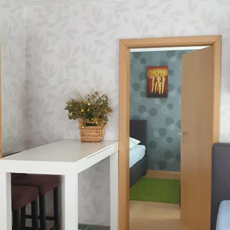 Privater Eingang Und Kostenlose Parkplatz *