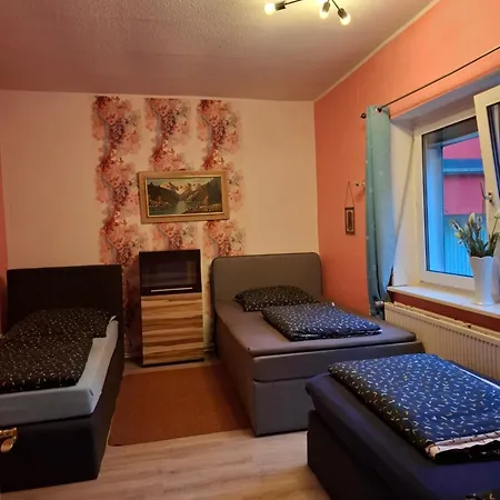 Privater Eingang Und Kostenlose Parkplatz האגן