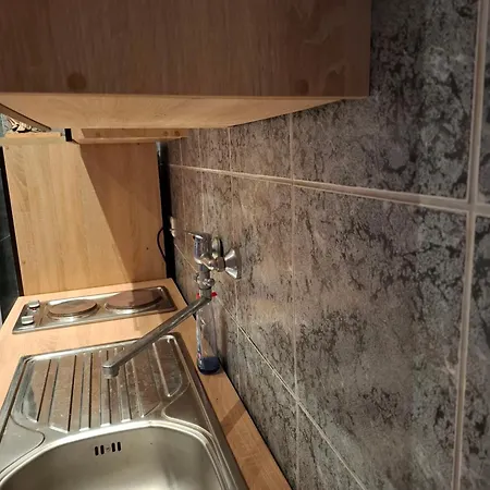 Privater Eingang Und Kostenlose Parkplatz דירה *