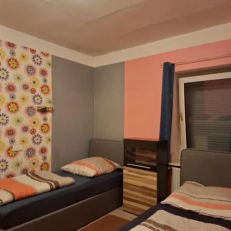 דירה Privater Eingang Und Kostenlose Parkplatz האגן