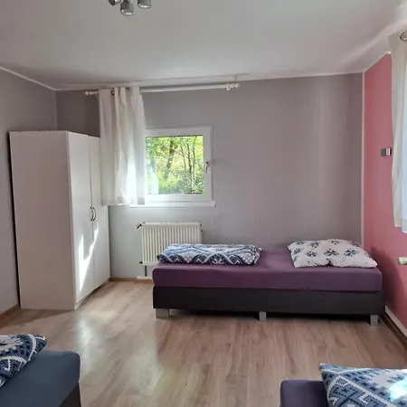 Privater Eingang Und Kostenlose Parkplatz דירה *