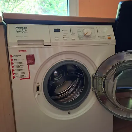 דירה Privater Eingang Und Kostenlose Parkplatz האגן