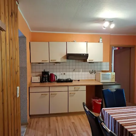 דירה Privater Eingang Und Kostenlose Parkplatz האגן