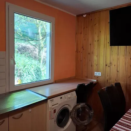 Privater Eingang Und Kostenlose Parkplatz האגן