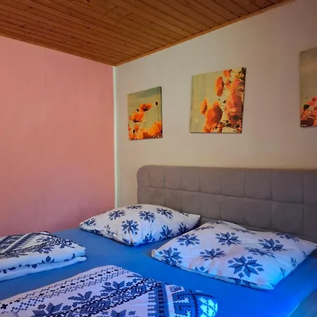 Privater Eingang Und Kostenlose Parkplatz * האגן