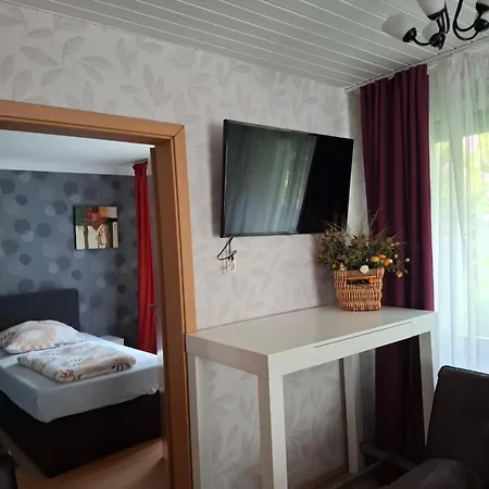 Privater Eingang Und Kostenlose Parkplatz האגן