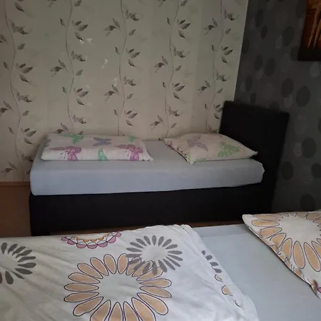 Privater Eingang Und Kostenlose Parkplatz