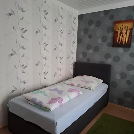 Privater Eingang Und Kostenlose Parkplatz האגן