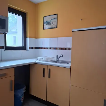 Privater Eingang Und Kostenlose Parkplatz דירה *