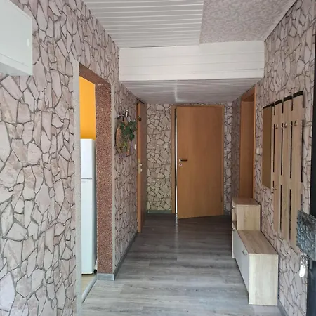 Privater Eingang Und Kostenlose Parkplatz * האגן