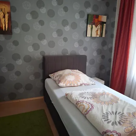 Privater Eingang Und Kostenlose Parkplatz