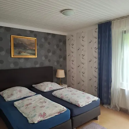 Privater Eingang Und Kostenlose Parkplatz דירה