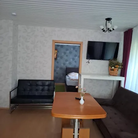 Privater Eingang Und Kostenlose Parkplatz דירה *