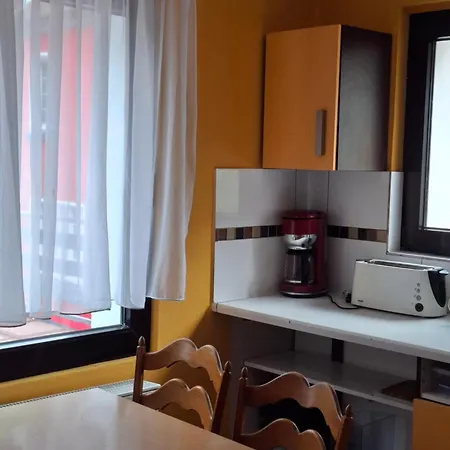 Privater Eingang Und Kostenlose Parkplatz האגן