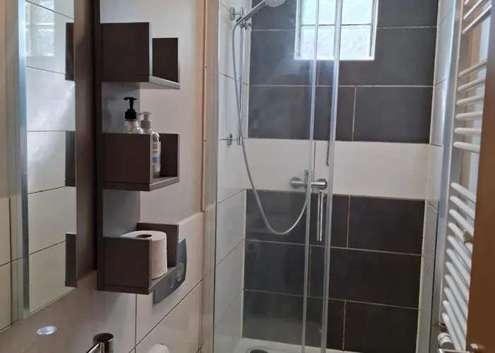 Privater Eingang Und Kostenlose Parkplatz